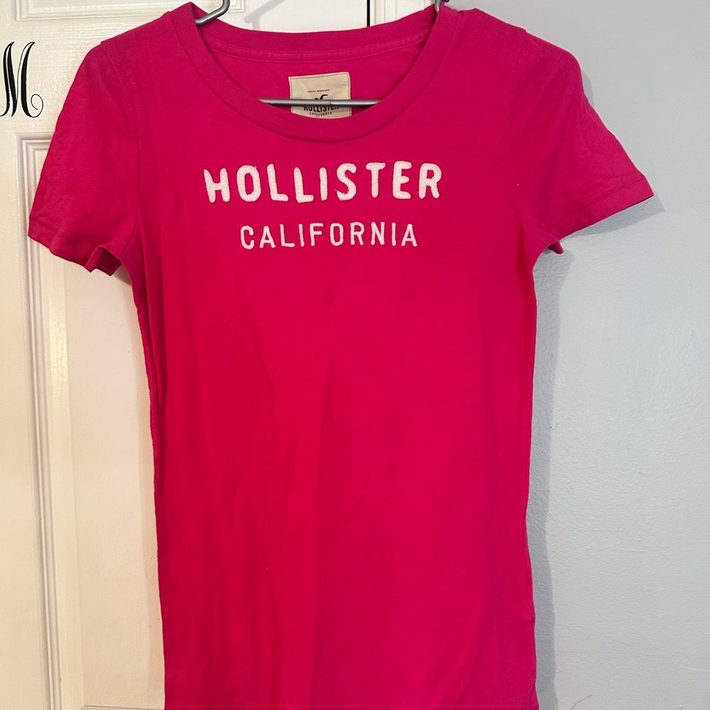 Hollister tee